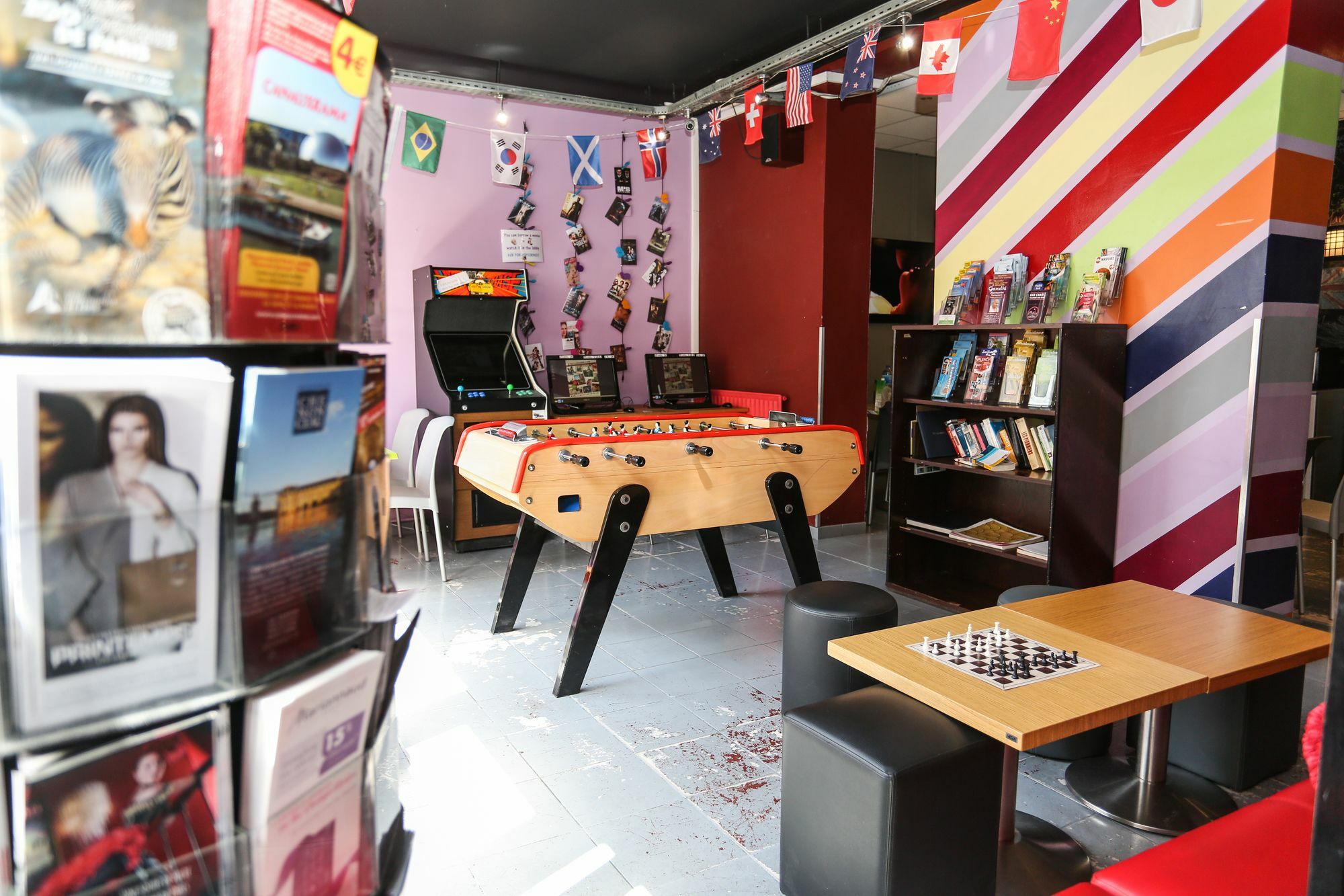 เลอ มงแคลร์ มงมาร์ทร์ บาย ริเวอร์ Hostel ปารีส ภายนอก รูปภาพ